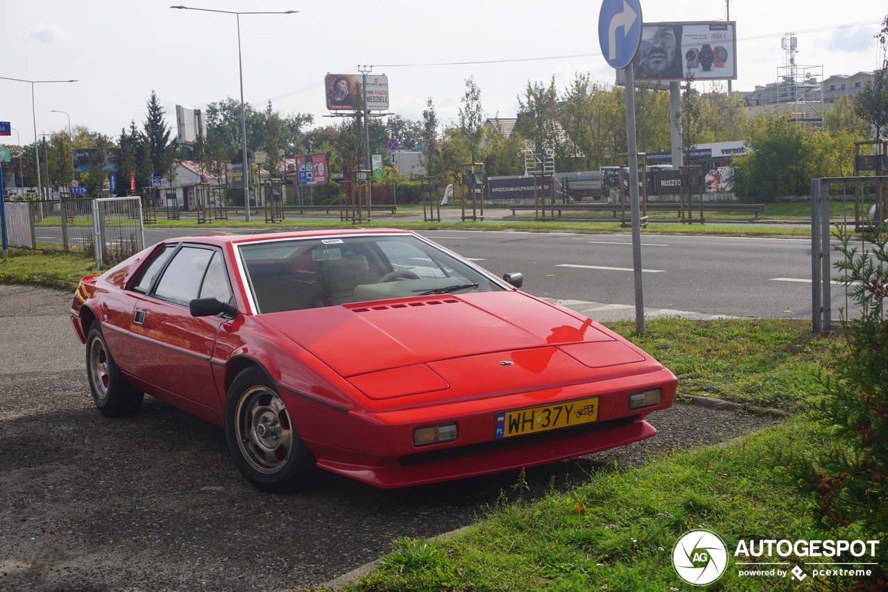 Lotus Esprit S2