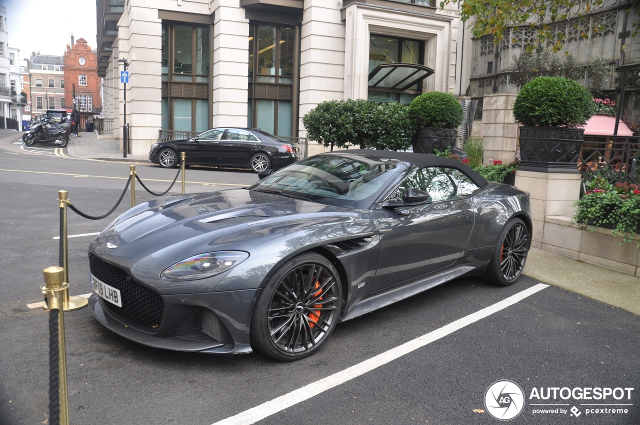 Aston Martin DBS Superleggera Volante