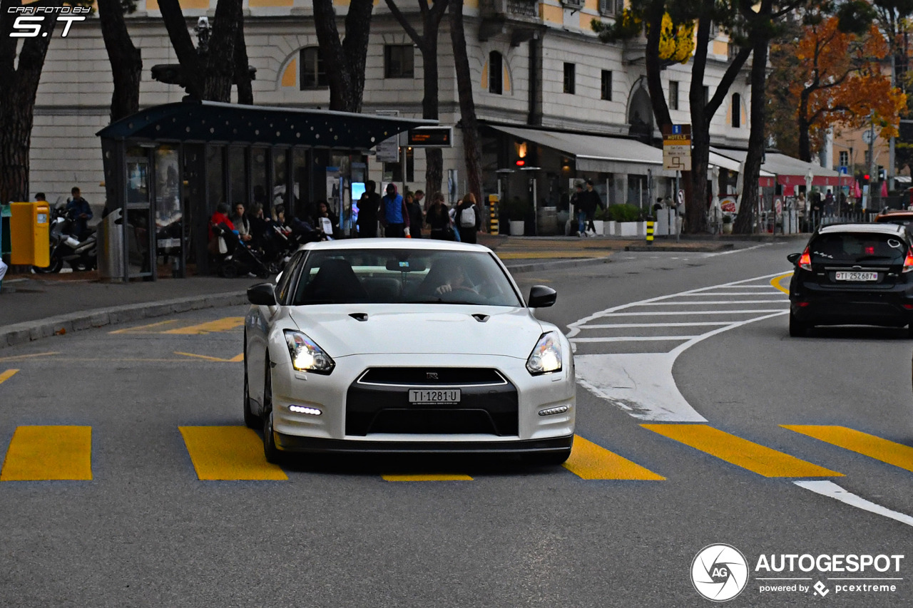 Nissan GT-R 2011