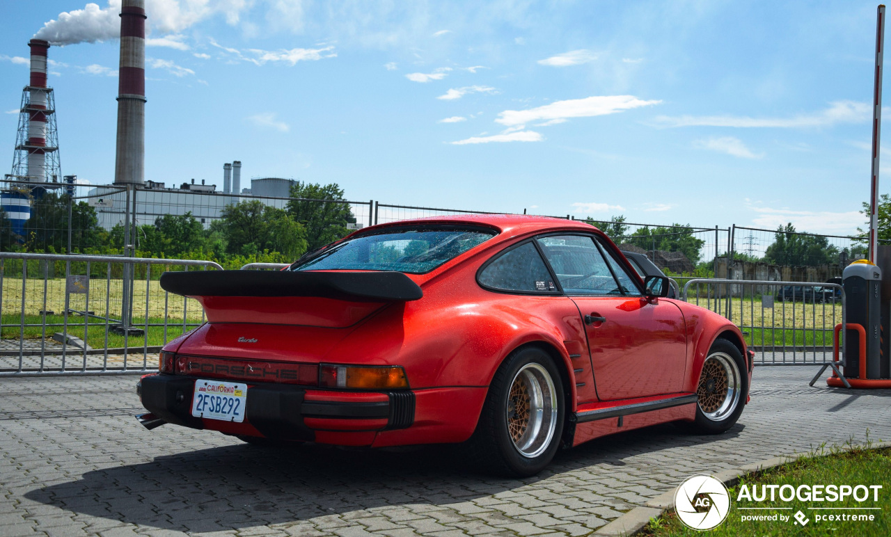 Porsche 930 Turbo Flatnose