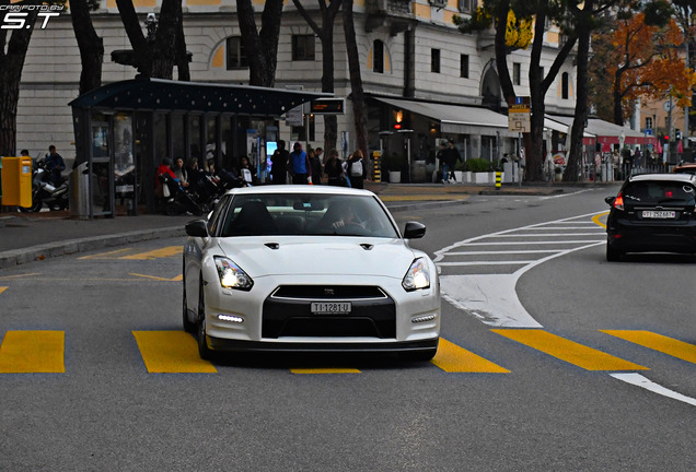 Nissan GT-R 2011