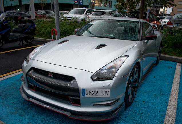 Nissan GT-R