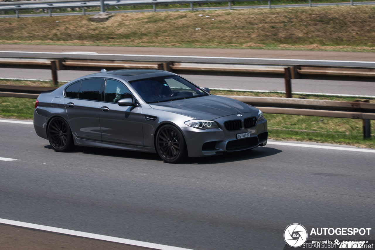 BMW M5 F10 2011