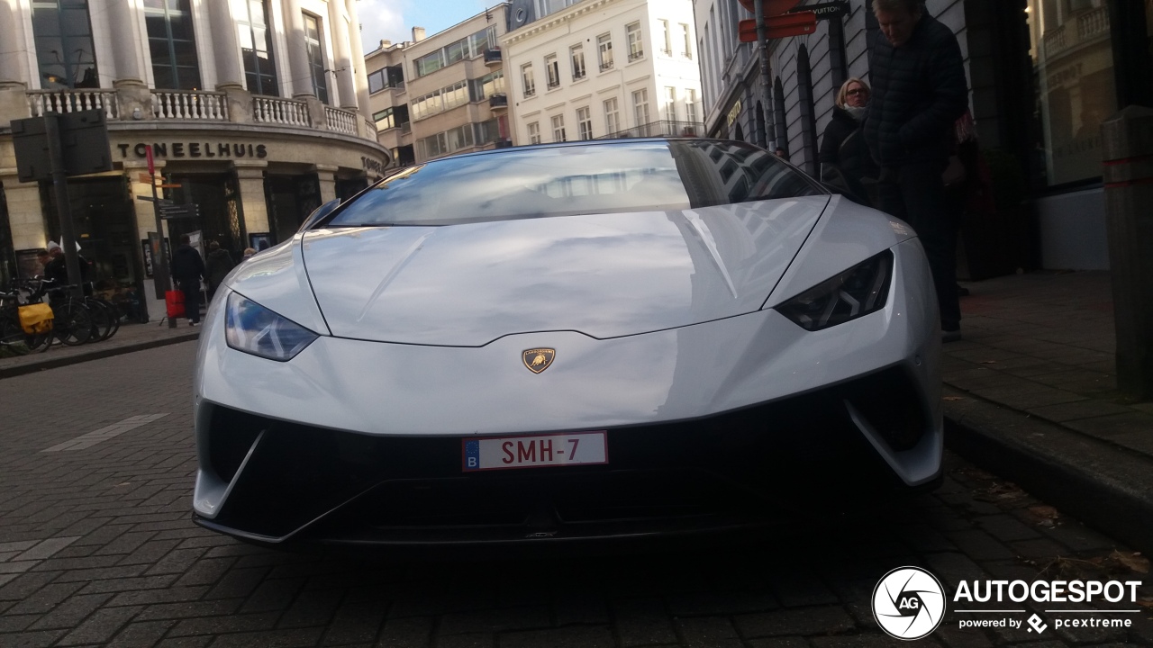 Lamborghini Huracán LP640-4 Performante Spyder