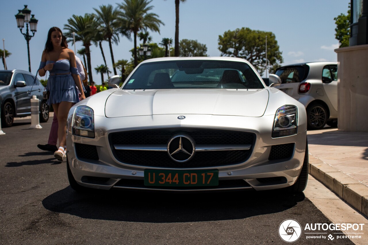 Mercedes-Benz SLS AMG