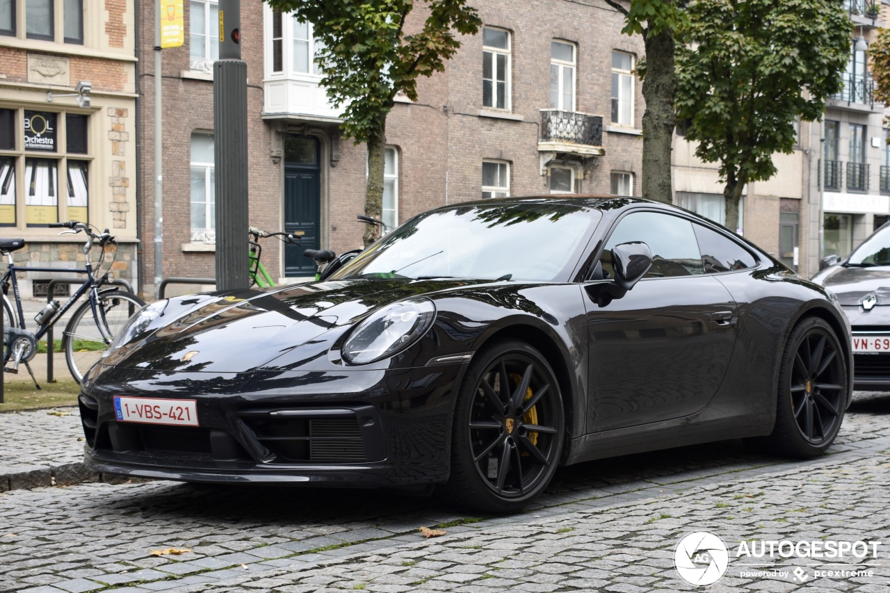 Porsche 992 Carrera 4S