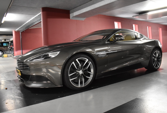 Aston Martin Vanquish 2013