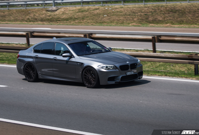 BMW M5 F10 2011