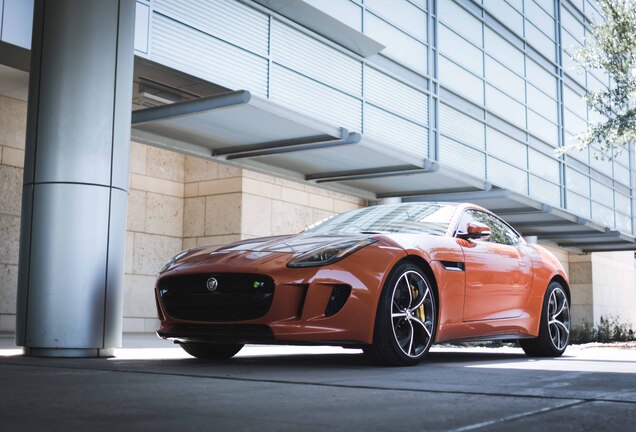 Jaguar F-TYPE R Coupé