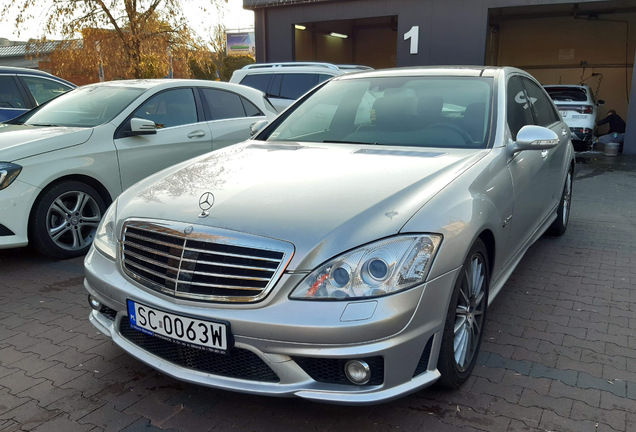 Mercedes-Benz S 63 AMG W221