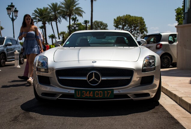 Mercedes-Benz SLS AMG