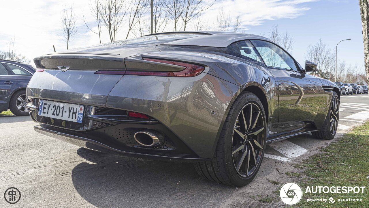 Aston Martin DB11