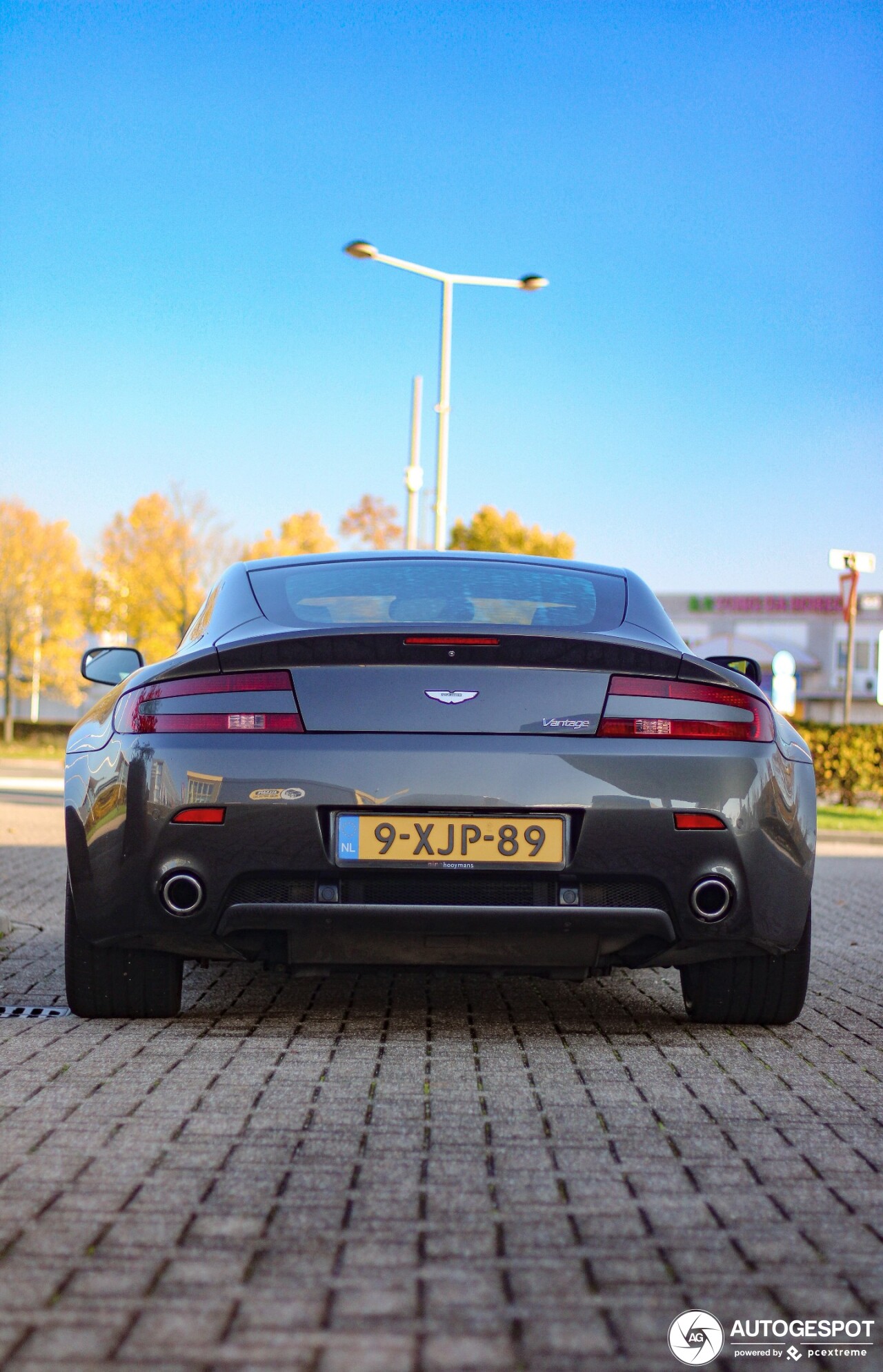 Aston Martin V8 Vantage