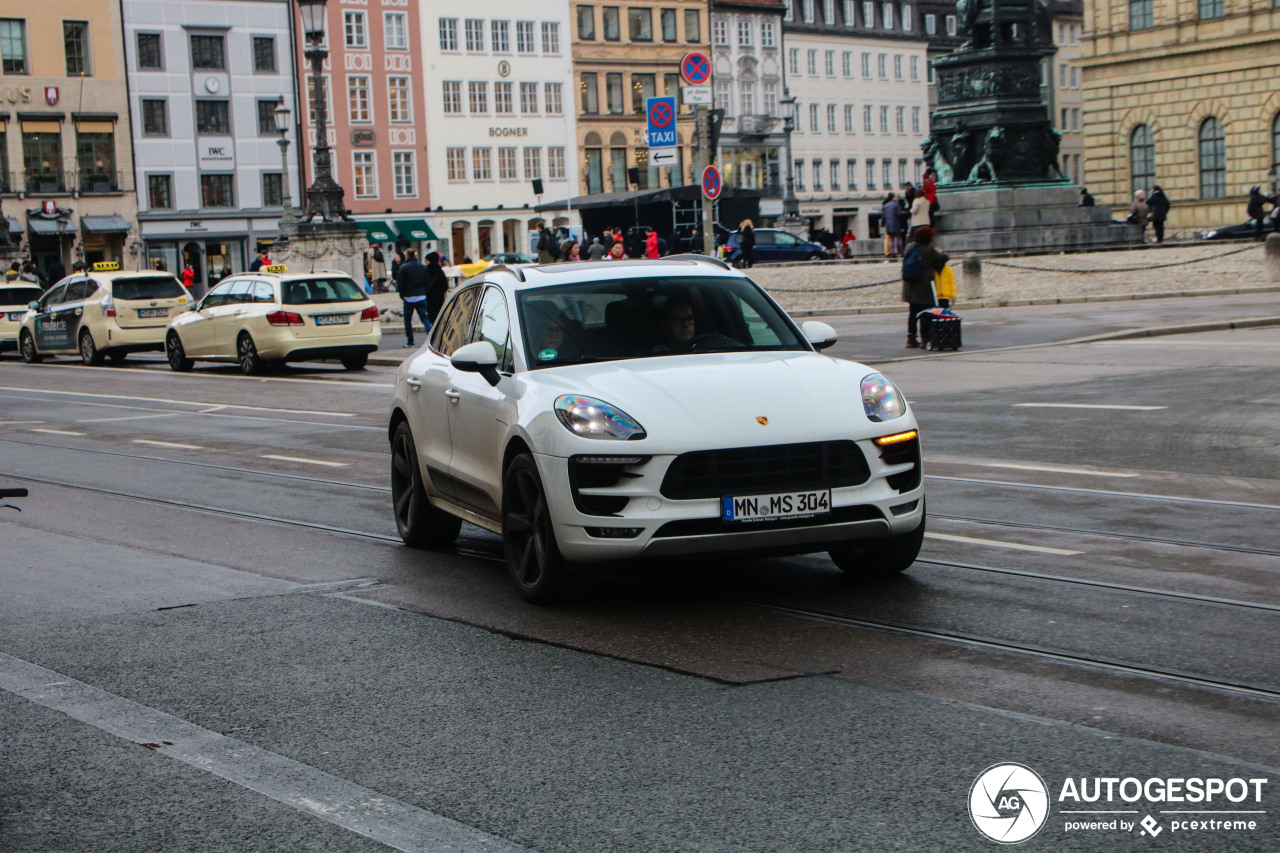 Porsche 95B Macan GTS