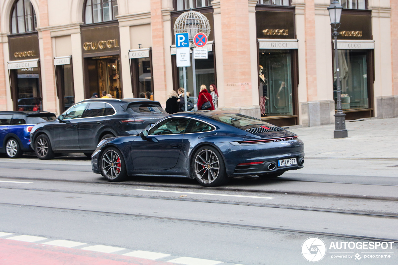 Porsche 992 Carrera 4S