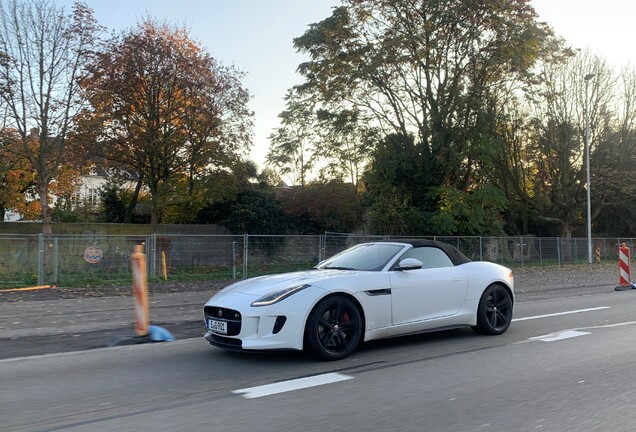 Jaguar F-TYPE R AWD Convertible