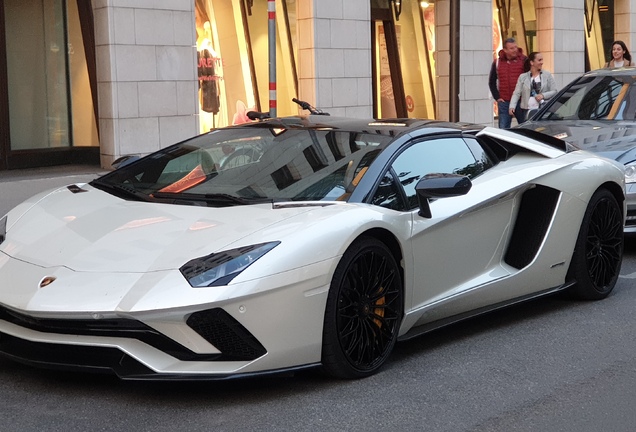 Lamborghini Aventador S LP740-4 Roadster