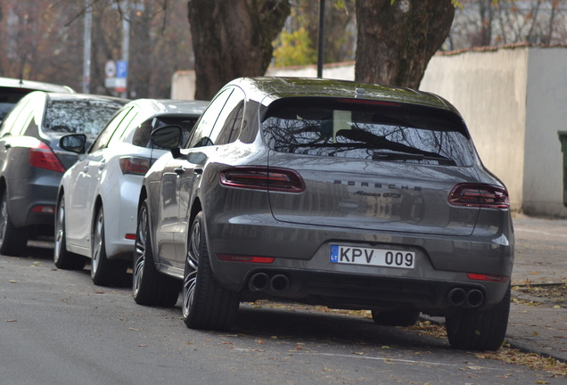 Porsche 95B Macan GTS