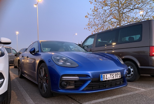 Porsche 971 Panamera Turbo