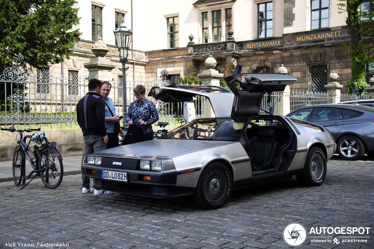 DeLorean DMC-12