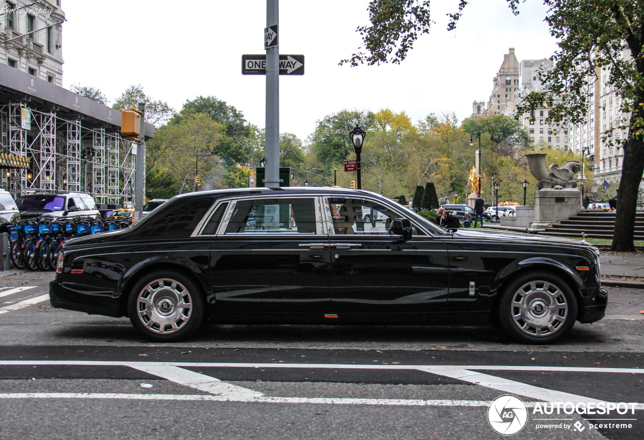 Rolls-Royce Phantom EWB Series II