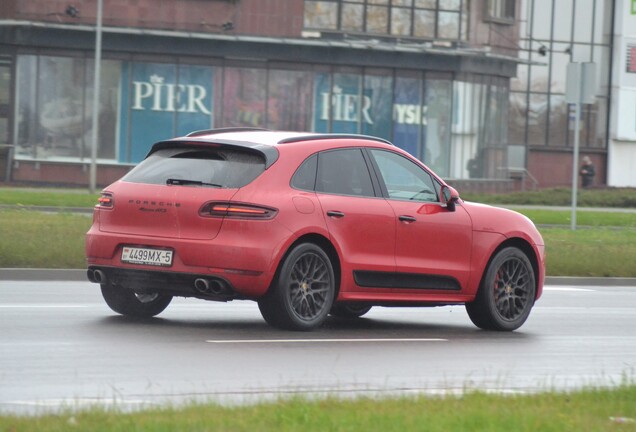 Porsche 95B Macan GTS