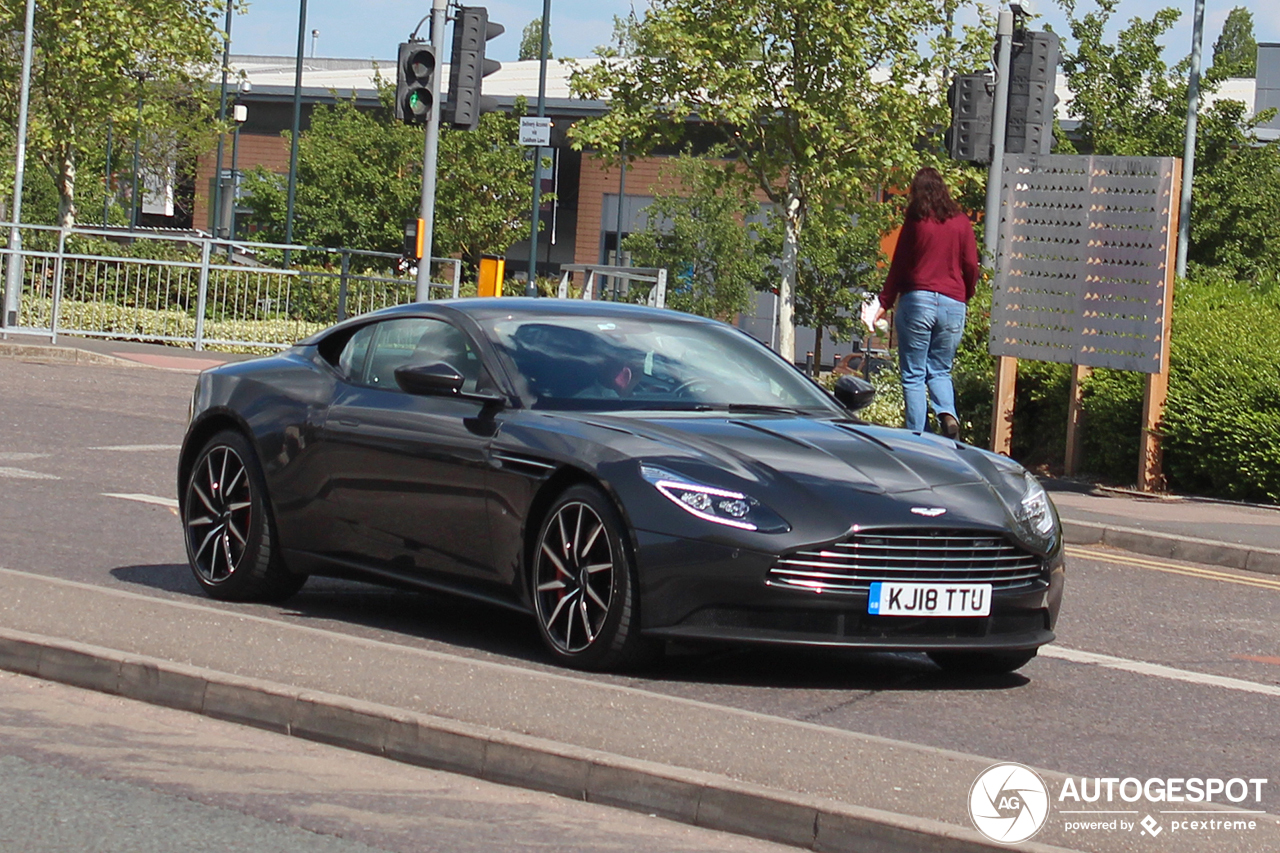 Aston Martin DB11