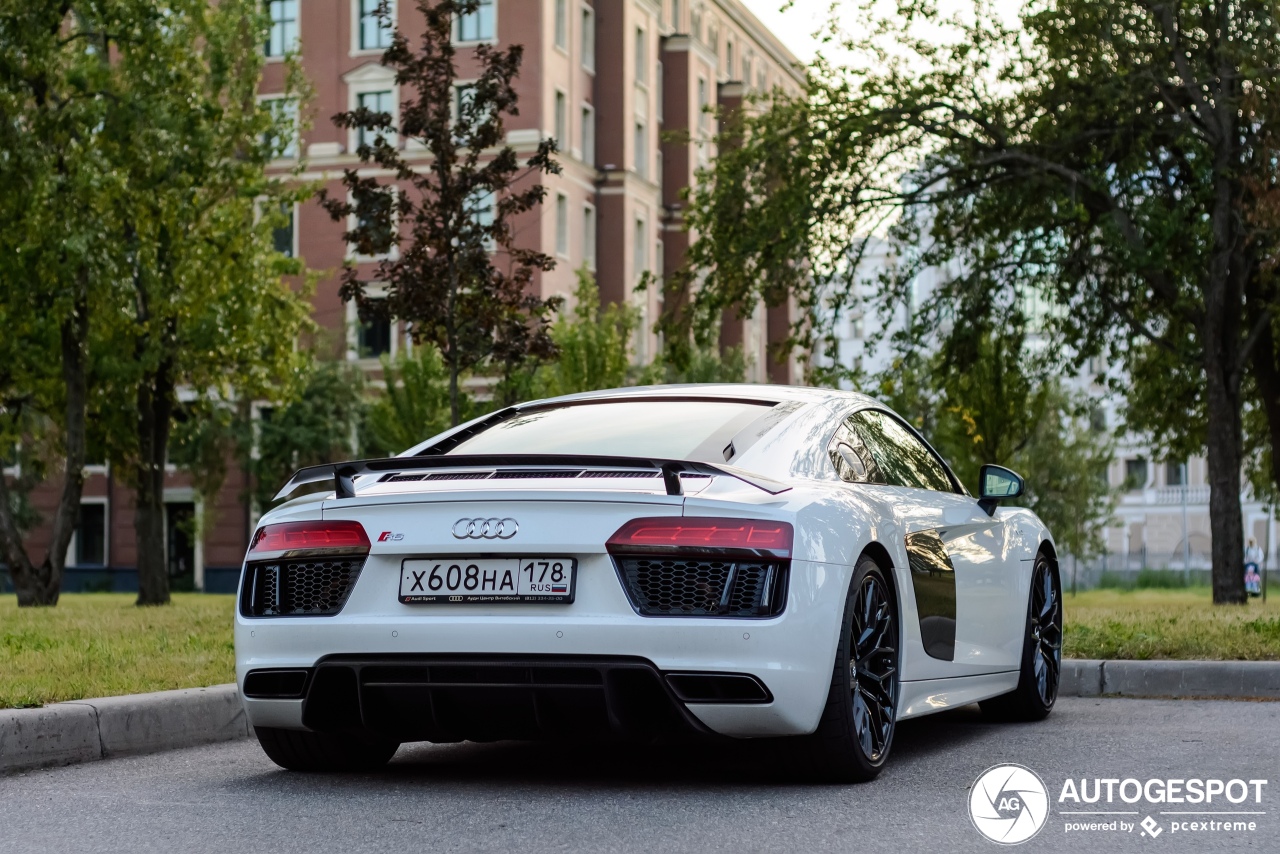 Audi R8 V10 Plus 2015