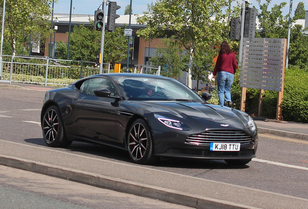 Aston Martin DB11