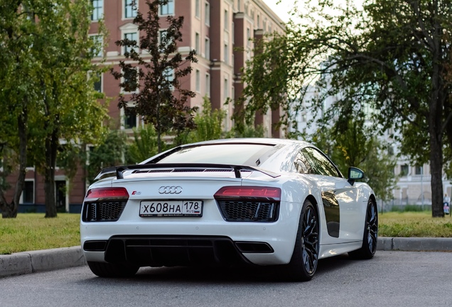 Audi R8 V10 Plus 2015