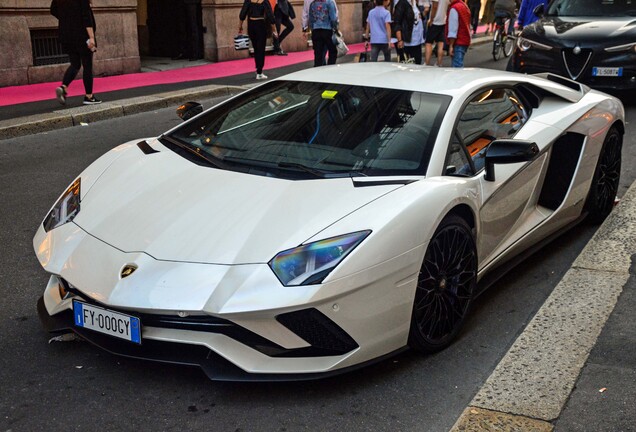 Lamborghini Aventador S LP740-4