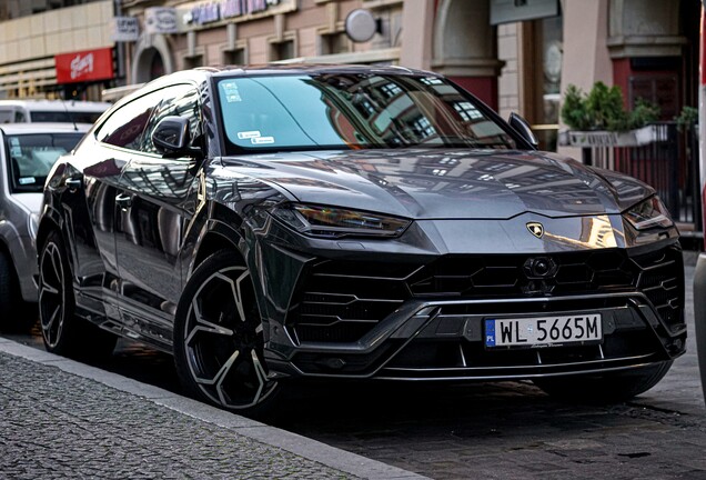 Lamborghini Urus