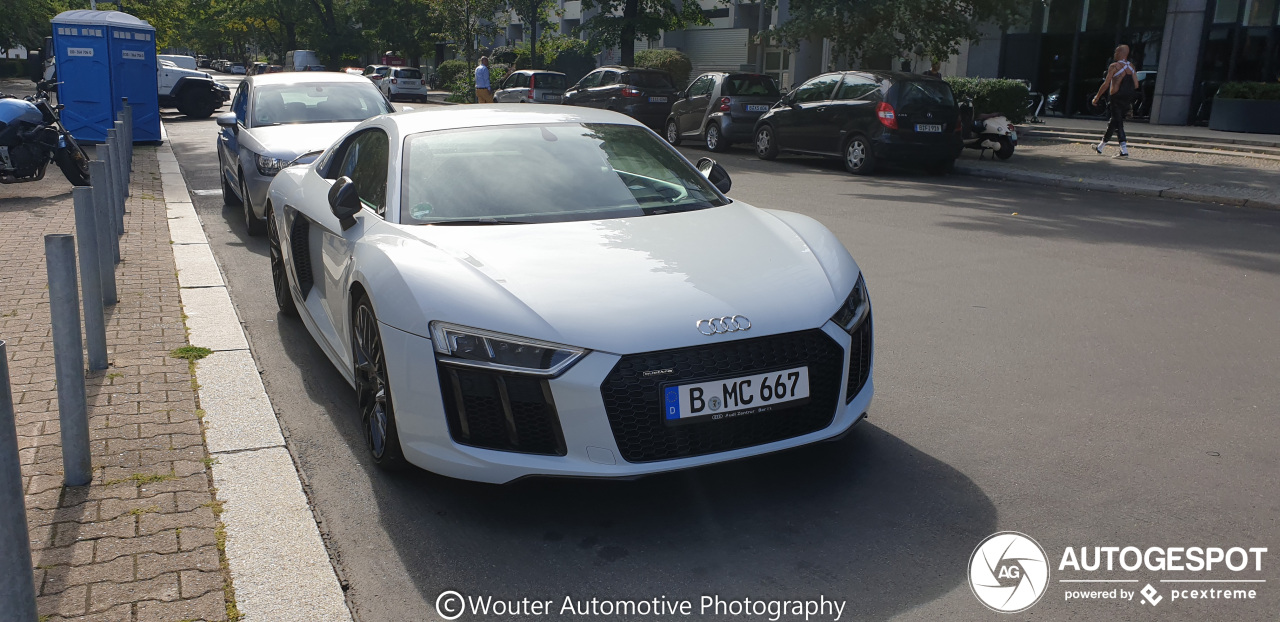 Audi R8 V10 Plus 2015