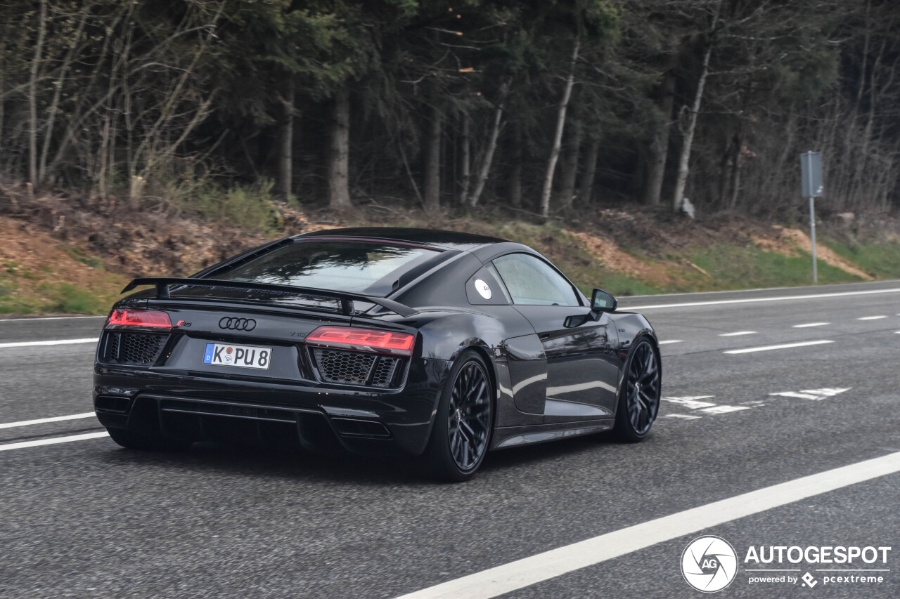 Audi R8 V10 Plus 2015