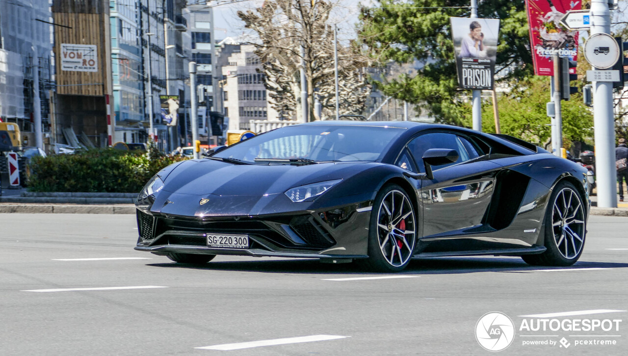 Lamborghini Aventador S LP740-4