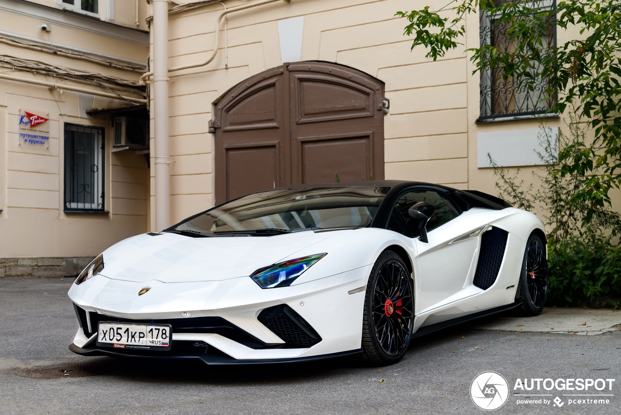 Lamborghini Aventador S LP740-4