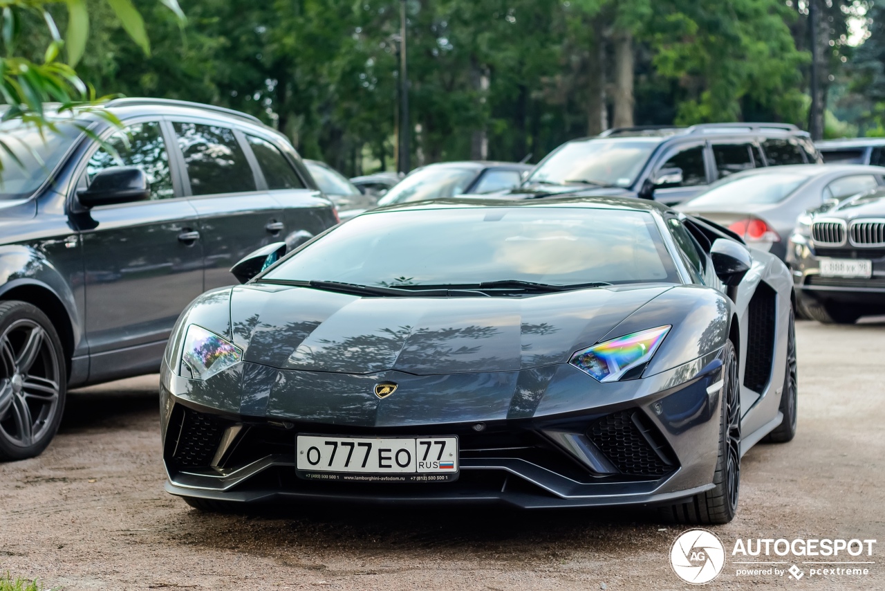 Lamborghini Aventador S LP740-4 Roadster