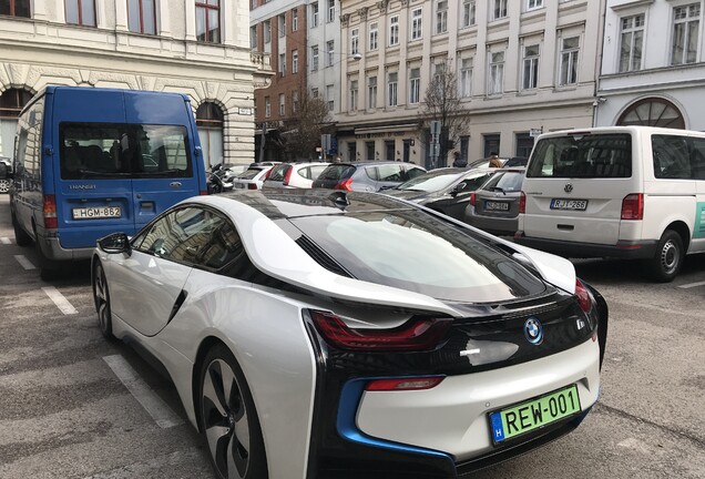 BMW i8