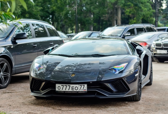 Lamborghini Aventador S LP740-4 Roadster