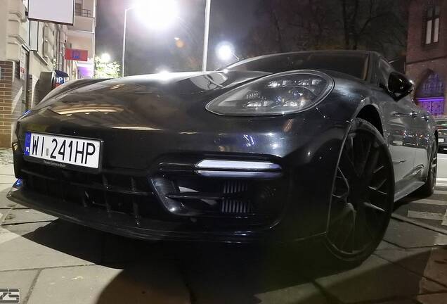 Porsche 971 Panamera Turbo