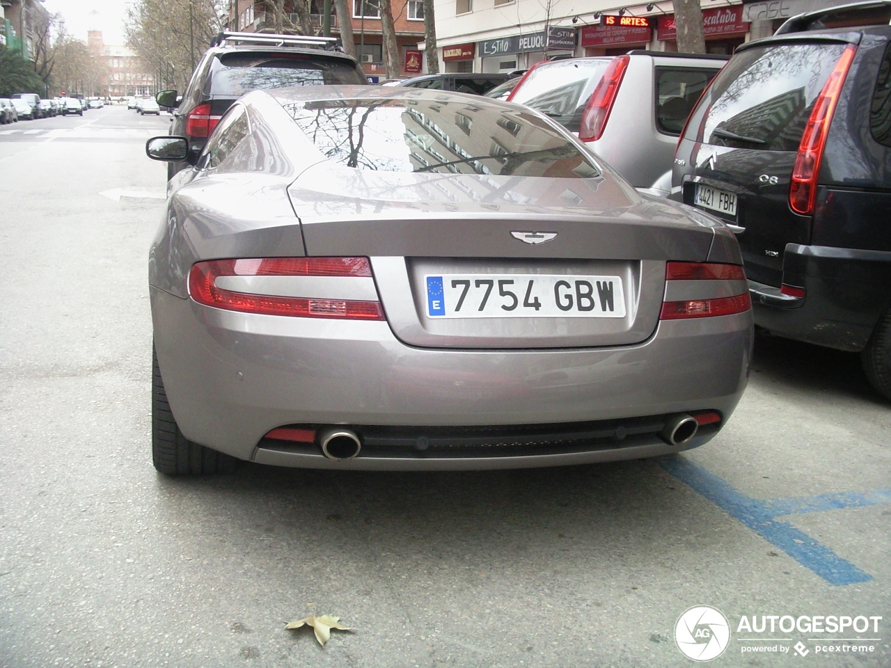 Aston Martin DB9