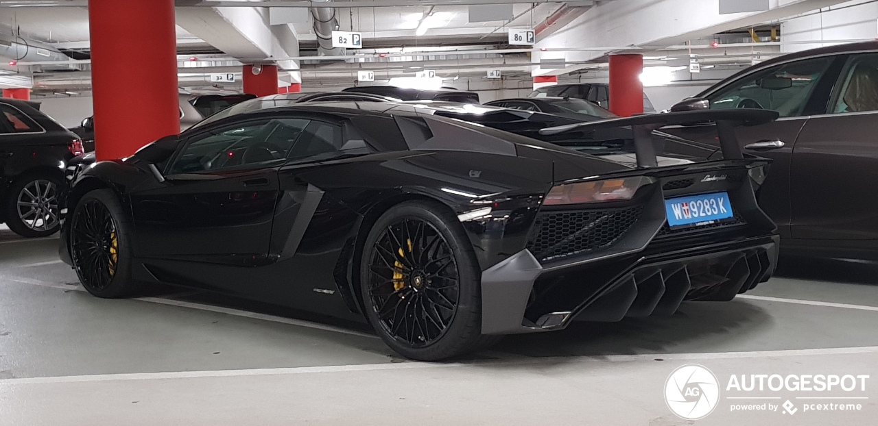 Lamborghini Aventador LP750-4 SuperVeloce