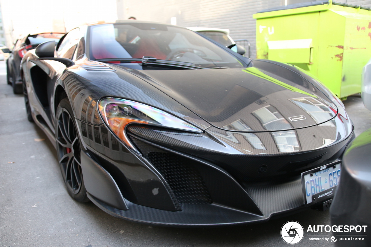 Alles aan deze McLaren 675LT Spider Carbon Series is van carbon