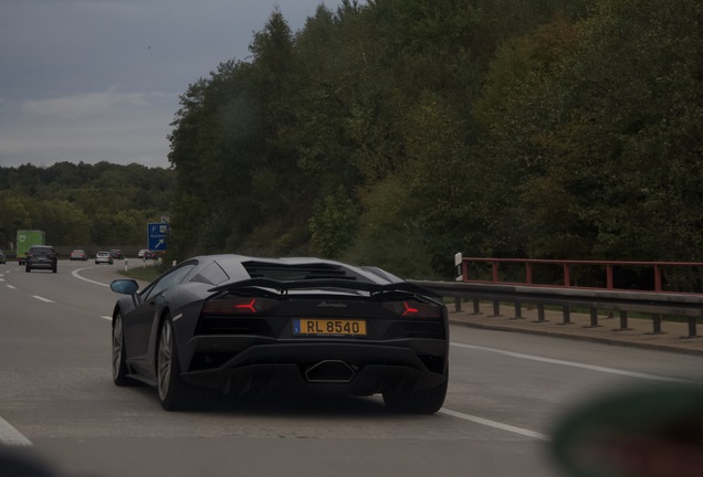 Lamborghini Aventador S LP740-4