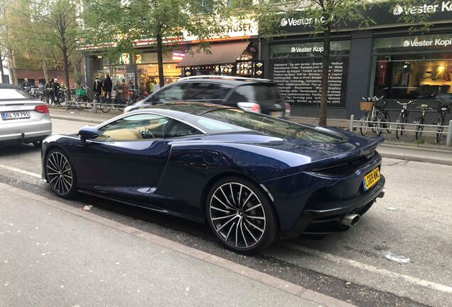 McLaren GT