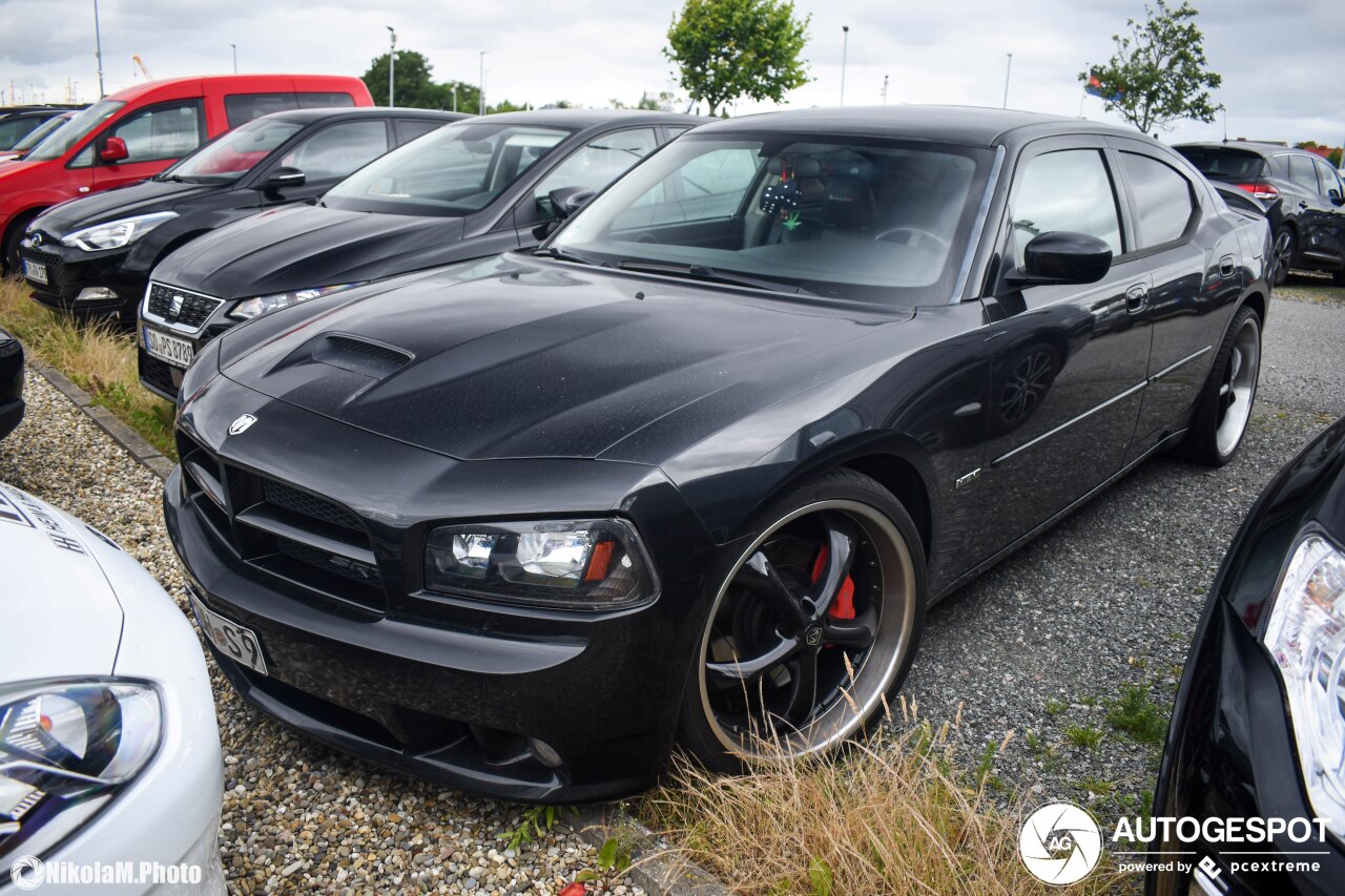 Dodge Charger SRT-8