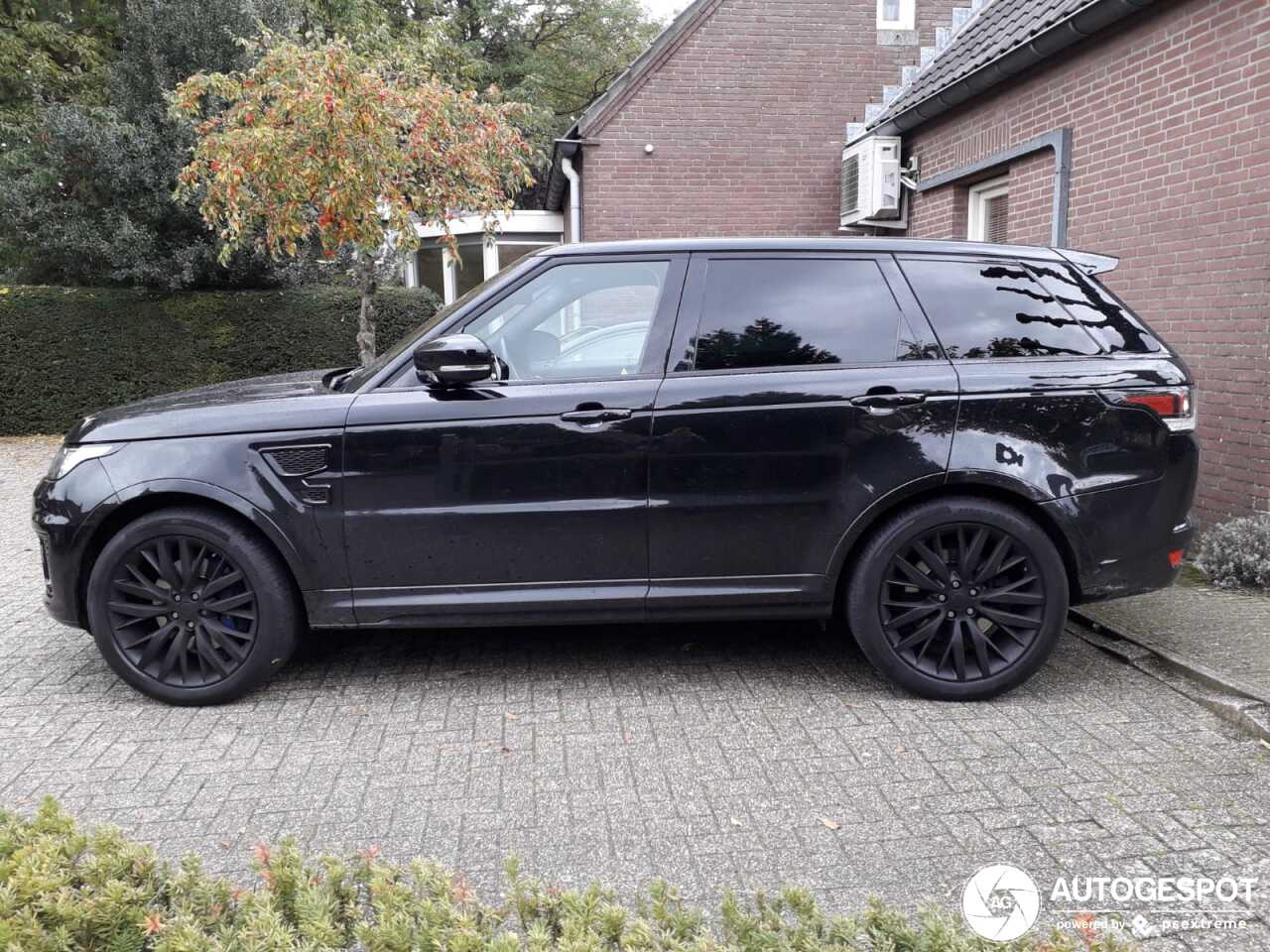 Land Rover Range Rover Sport SVR