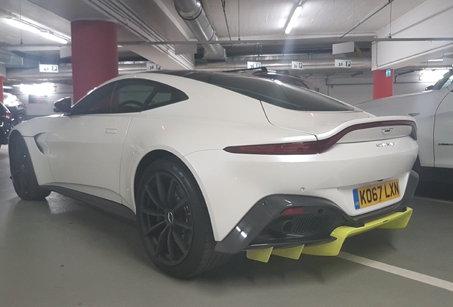 Aston Martin V8 Vantage 2018