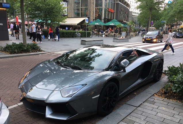 Lamborghini Aventador LP700-4 Roadster