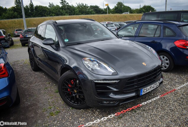 Porsche 95B Macan GTS